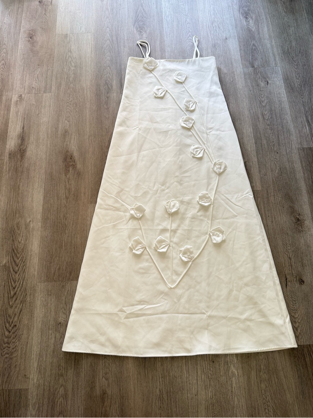 elliatt nolana white 3d floral applique bridal maxi gown dress size medium NEW - Picture 9 of 15